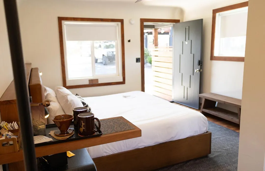 The Stranger Lodge - Pet Friendly-1